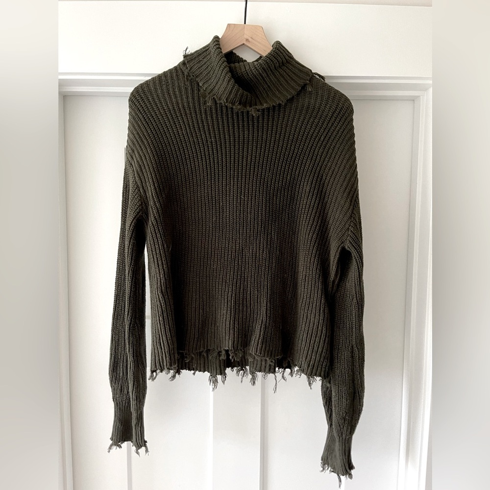 525 America Turtleneck